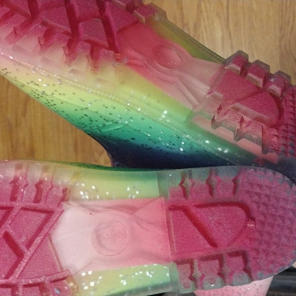 COPY - COPY - Girls Water Resistant Boots - Picture 6 of 6